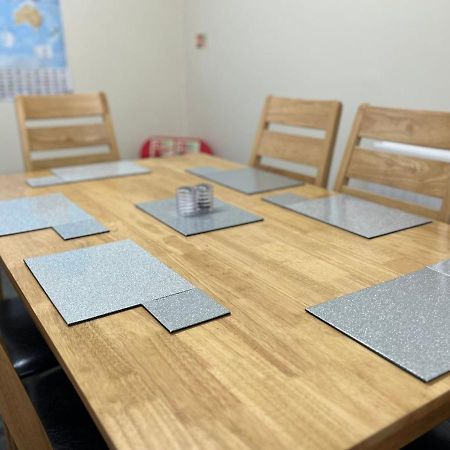3 Bedroom Apartment, Ballymena, The Wee Stop Gap Eksteriør bilde